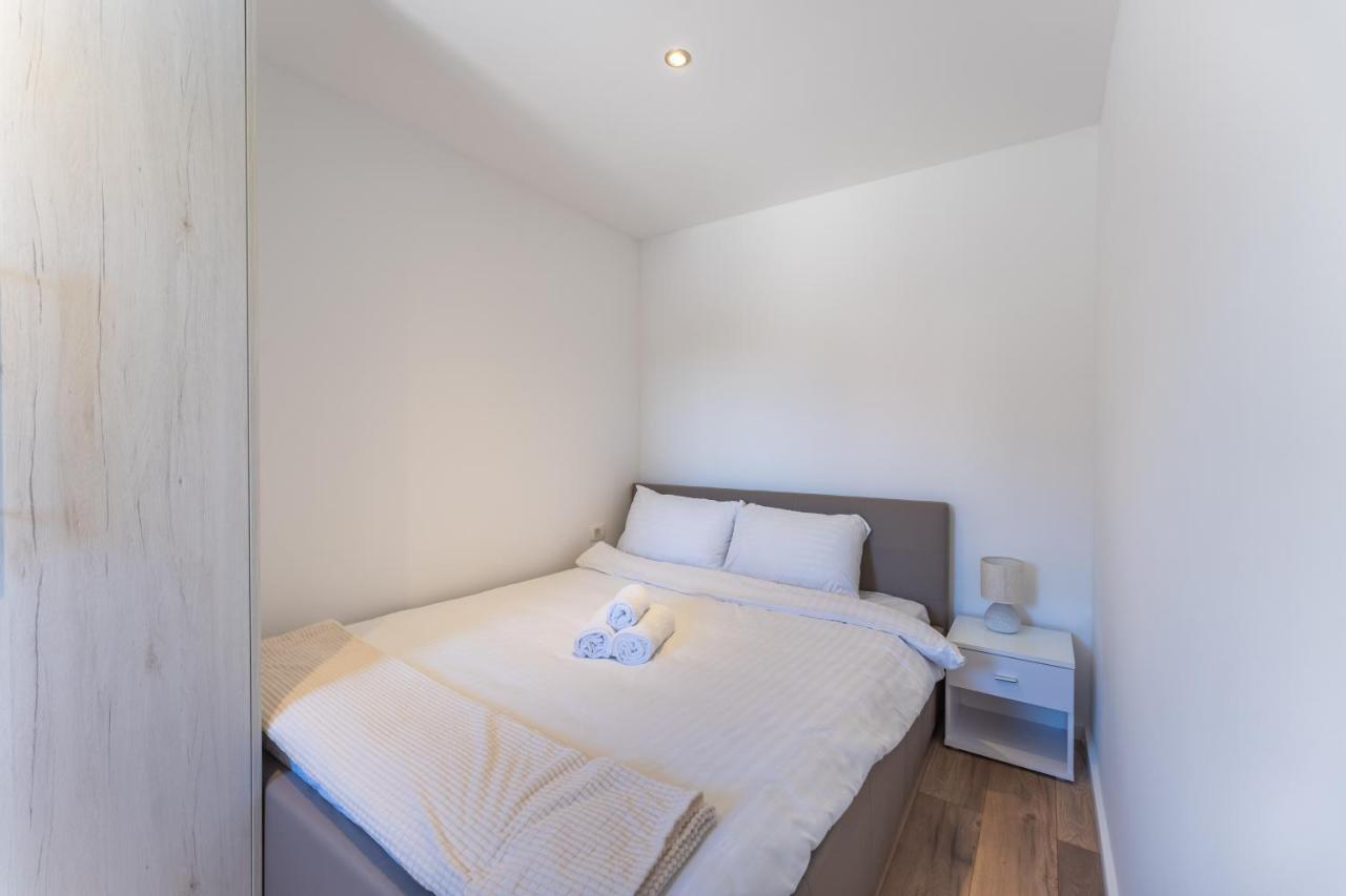 Bernie Apartments With A Pool Ζαντάρ Εξωτερικό φωτογραφία