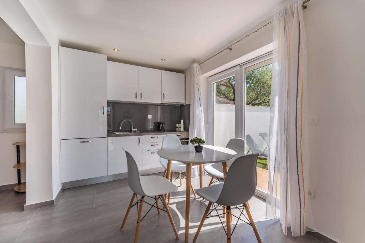 Bernie Apartments With A Pool Ζαντάρ Εξωτερικό φωτογραφία